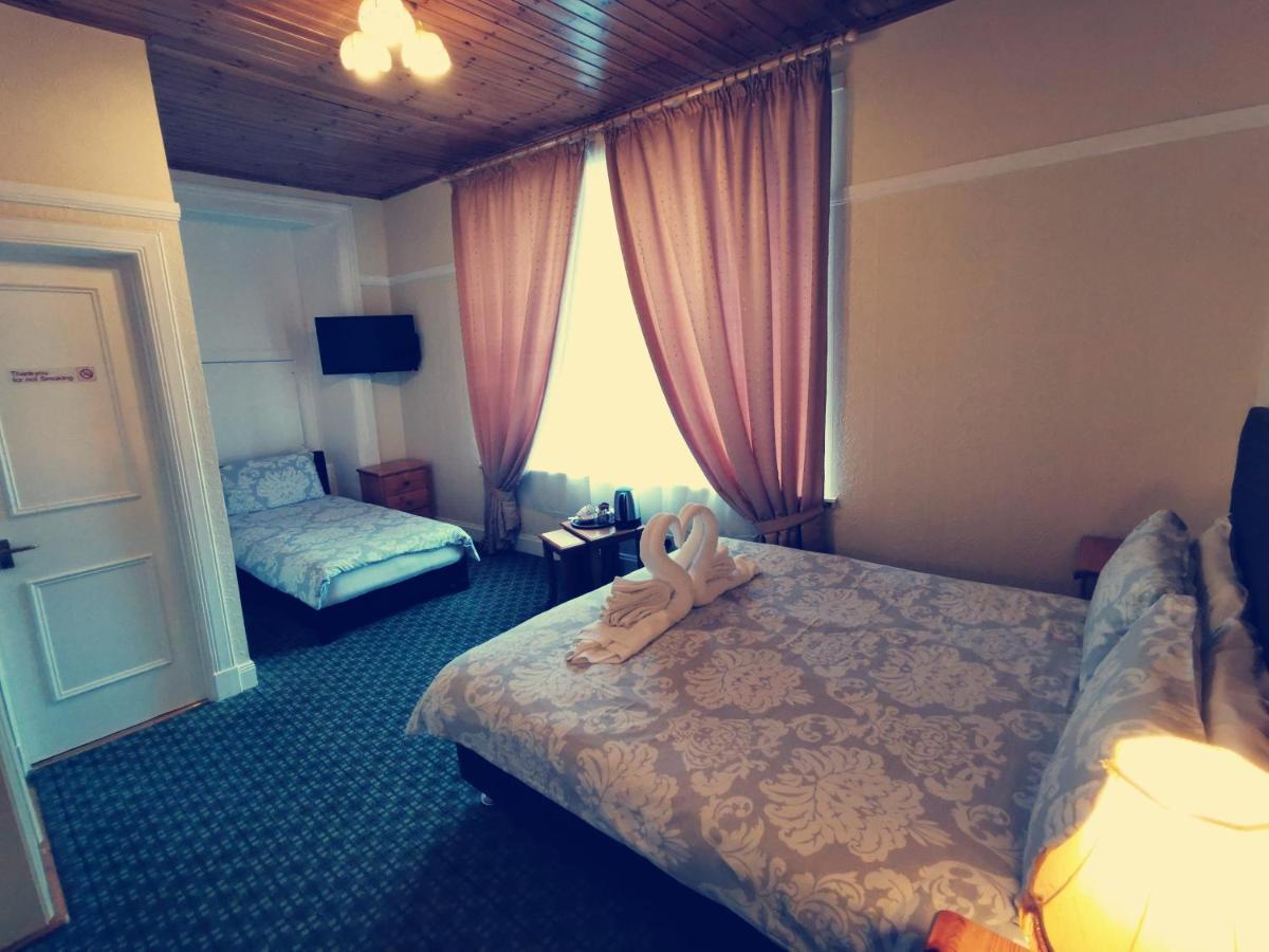 Victoria Hotel Blairgowrie and Rattray Екстер'єр фото
