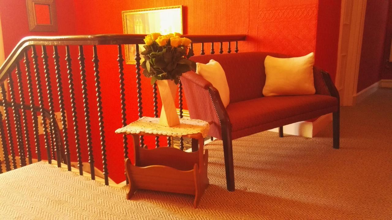 Victoria Hotel Blairgowrie and Rattray Екстер'єр фото
